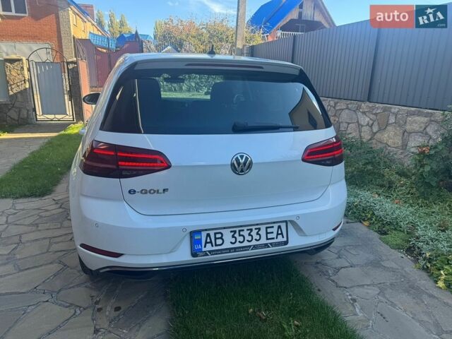 Белый Фольксваген e-Golf, объемом двигателя 0 л и пробегом 85 тыс. км за 15500 $, фото 14 на Automoto.ua