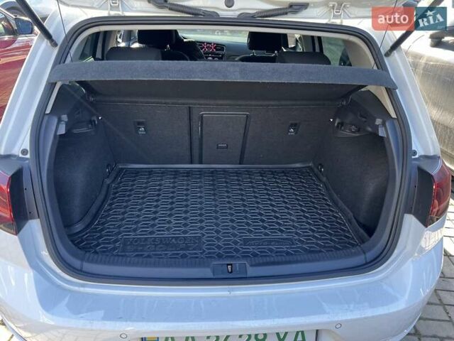 Белый Фольксваген e-Golf, объемом двигателя 0 л и пробегом 100 тыс. км за 13700 $, фото 4 на Automoto.ua