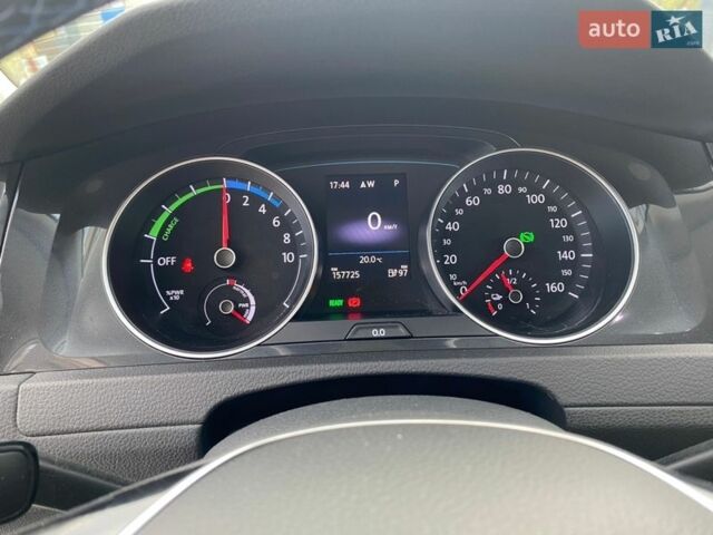 Белый Фольксваген e-Golf, объемом двигателя 0 л и пробегом 157 тыс. км за 13300 $, фото 8 на Automoto.ua