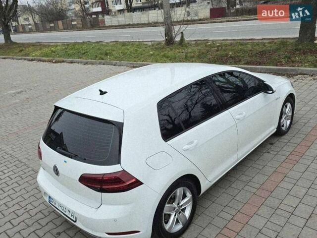 Белый Фольксваген e-Golf, объемом двигателя 0 л и пробегом 139 тыс. км за 13500 $, фото 6 на Automoto.ua