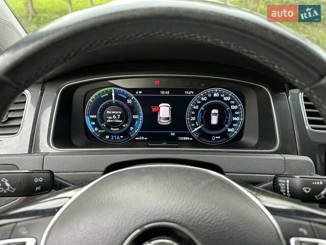 Белый Фольксваген e-Golf, объемом двигателя 0 л и пробегом 133 тыс. км за 13500 $, фото 6 на Automoto.ua
