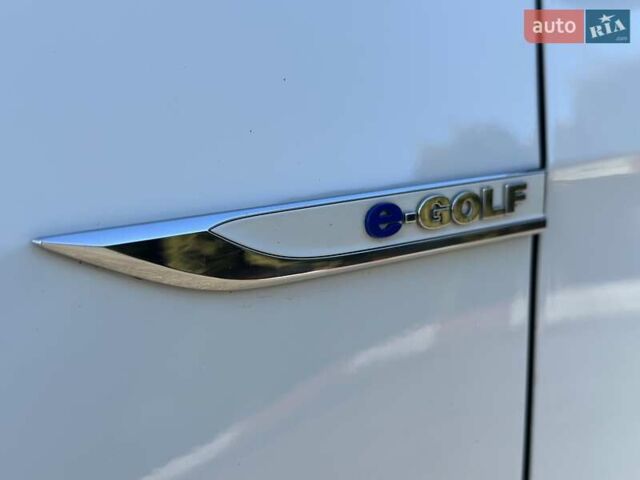 Білий Фольксваген e-Golf, об'ємом двигуна 0 л та пробігом 126 тис. км за 11900 $, фото 20 на Automoto.ua