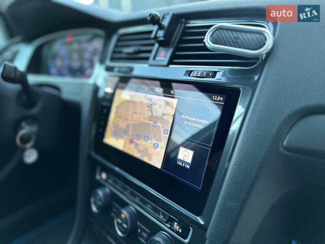 Белый Фольксваген e-Golf, объемом двигателя 0 л и пробегом 61 тыс. км за 14500 $, фото 37 на Automoto.ua