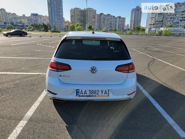 Белый Фольксваген e-Golf, объемом двигателя 0 л и пробегом 89 тыс. км за 15300 $, фото 8 на Automoto.ua