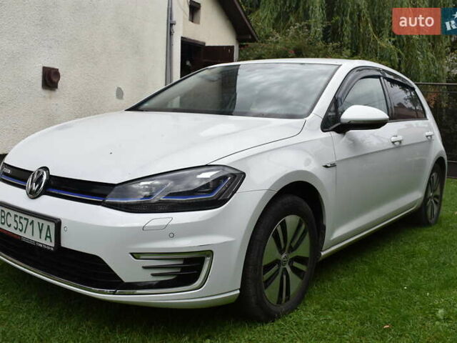 Белый Фольксваген e-Golf, объемом двигателя 0 л и пробегом 80 тыс. км за 14500 $, фото 3 на Automoto.ua