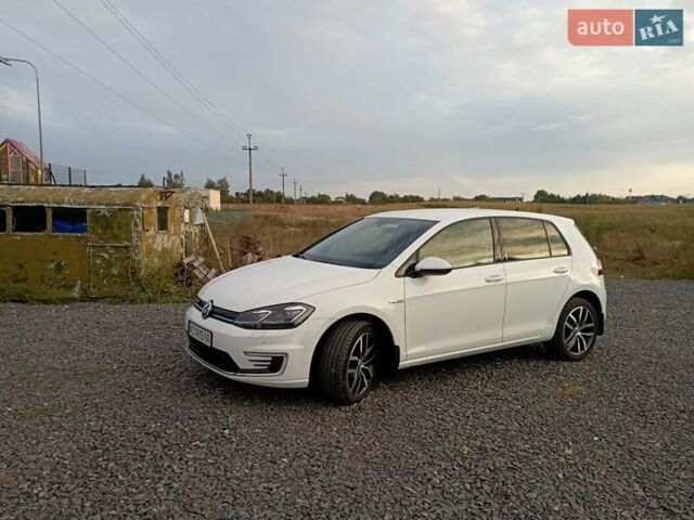 Білий Фольксваген e-Golf, об'ємом двигуна 0 л та пробігом 132 тис. км за 13000 $, фото 1 на Automoto.ua