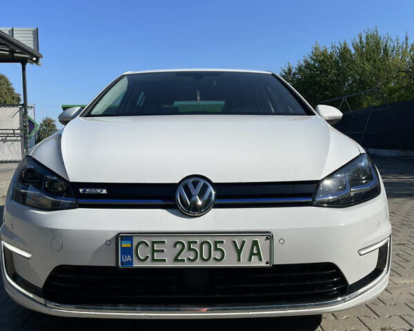 Білий Фольксваген e-Golf, об'ємом двигуна 0 л та пробігом 97 тис. км за 16500 $, фото 1 на Automoto.ua