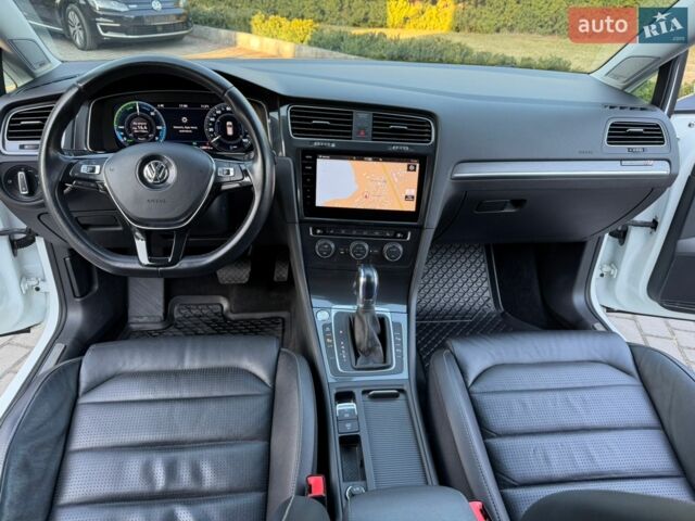 Білий Фольксваген e-Golf, об'ємом двигуна 0 л та пробігом 129 тис. км за 14900 $, фото 82 на Automoto.ua