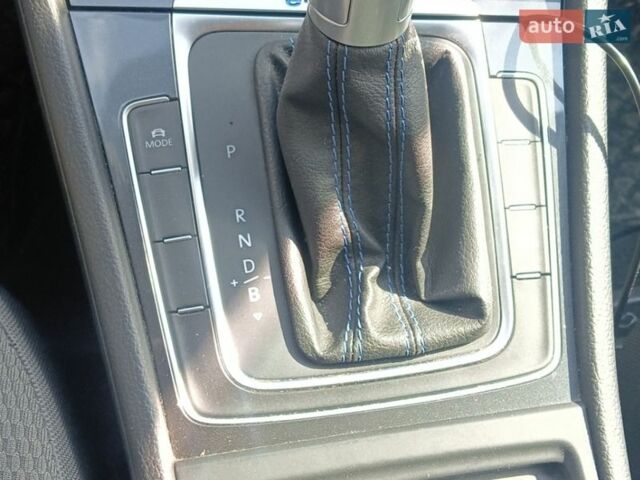 Белый Фольксваген e-Golf, объемом двигателя 0 л и пробегом 184 тыс. км за 11500 $, фото 16 на Automoto.ua