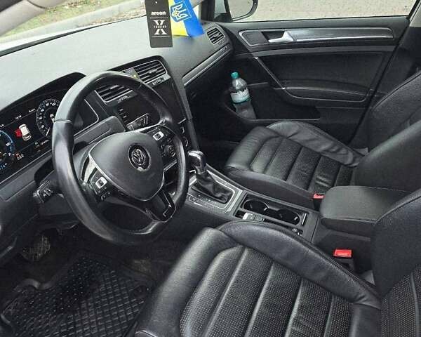 Білий Фольксваген e-Golf, об'ємом двигуна 0 л та пробігом 138 тис. км за 13900 $, фото 20 на Automoto.ua