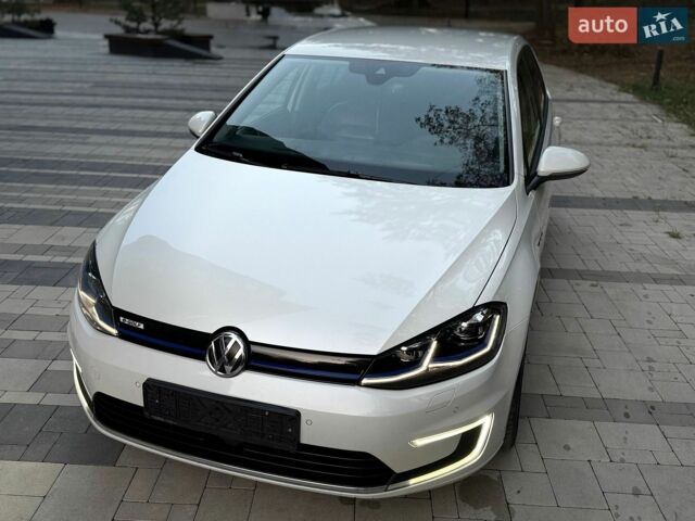 Білий Фольксваген e-Golf, об'ємом двигуна 0 л та пробігом 103 тис. км за 13999 $, фото 40 на Automoto.ua