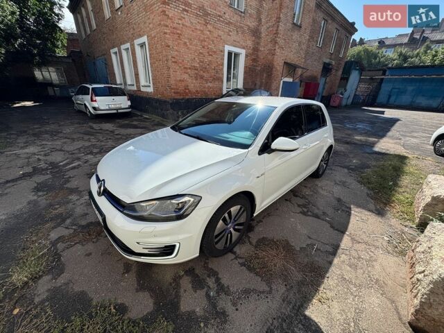 Білий Фольксваген e-Golf, об'ємом двигуна 0 л та пробігом 116 тис. км за 12000 $, фото 4 на Automoto.ua