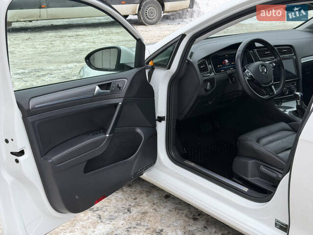 Білий Фольксваген e-Golf, об'ємом двигуна 0 л та пробігом 127 тис. км за 14900 $, фото 41 на Automoto.ua