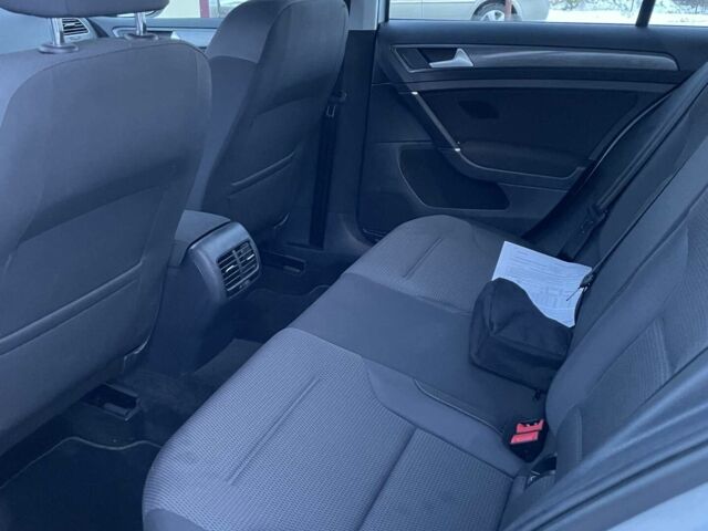 Білий Фольксваген e-Golf, об'ємом двигуна 0 л та пробігом 35 тис. км за 15900 $, фото 11 на Automoto.ua