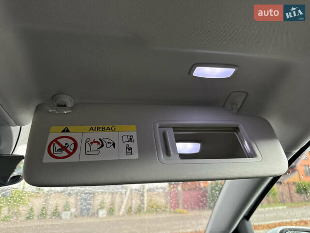 Белый Фольксваген e-Golf, объемом двигателя 0 л и пробегом 84 тыс. км за 14200 $, фото 68 на Automoto.ua