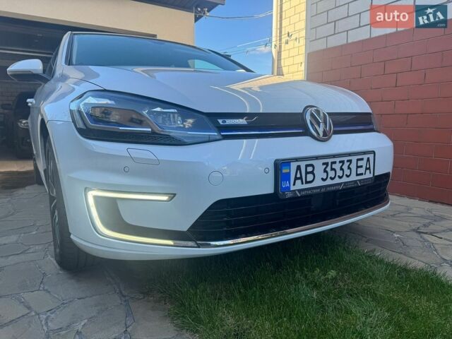 Белый Фольксваген e-Golf, объемом двигателя 0 л и пробегом 85 тыс. км за 15500 $, фото 15 на Automoto.ua
