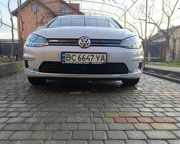 Белый Фольксваген e-Golf, объемом двигателя 0 л и пробегом 130 тыс. км за 13200 $, фото 3 на Automoto.ua