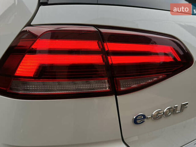 Белый Фольксваген e-Golf, объемом двигателя 0 л и пробегом 137 тыс. км за 12999 $, фото 51 на Automoto.ua