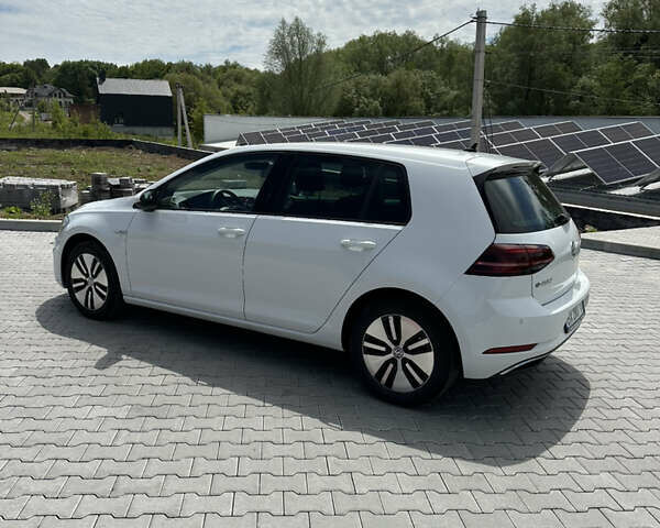 Белый Фольксваген e-Golf, объемом двигателя 0 л и пробегом 126 тыс. км за 12700 $, фото 11 на Automoto.ua