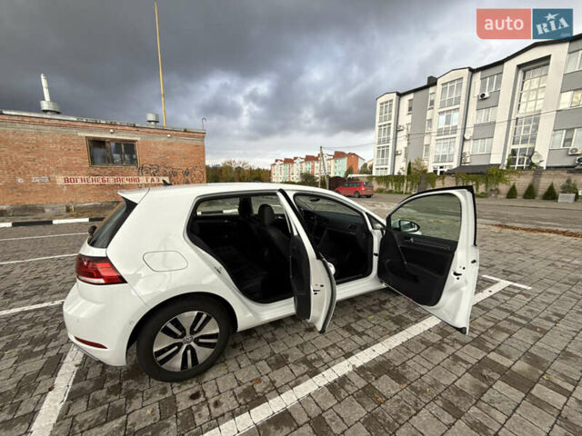 Белый Фольксваген e-Golf, объемом двигателя 0 л и пробегом 84 тыс. км за 14200 $, фото 77 на Automoto.ua