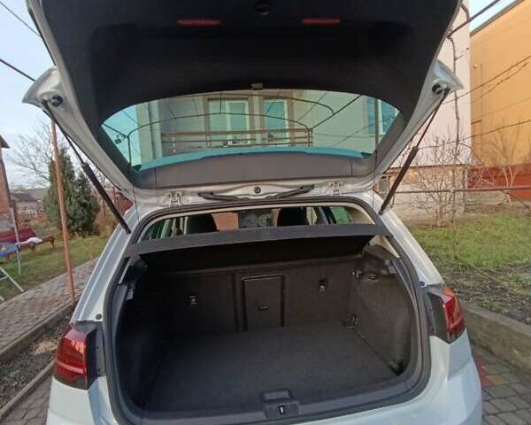 Белый Фольксваген e-Golf, объемом двигателя 0 л и пробегом 130 тыс. км за 13200 $, фото 16 на Automoto.ua