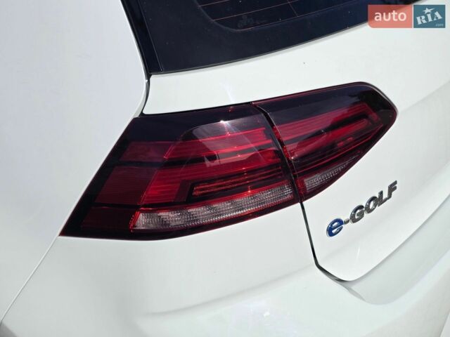 Білий Фольксваген e-Golf, об'ємом двигуна 0 л та пробігом 160 тис. км за 13850 $, фото 47 на Automoto.ua