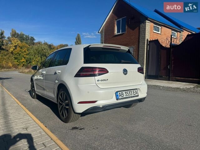 Белый Фольксваген e-Golf, объемом двигателя 0 л и пробегом 85 тыс. км за 15500 $, фото 2 на Automoto.ua