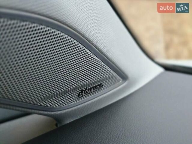 Белый Фольксваген e-Golf, объемом двигателя 0 л и пробегом 81 тыс. км за 14950 $, фото 14 на Automoto.ua