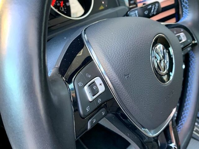 Белый Фольксваген e-Golf, объемом двигателя 0 л и пробегом 38 тыс. км за 14300 $, фото 4 на Automoto.ua