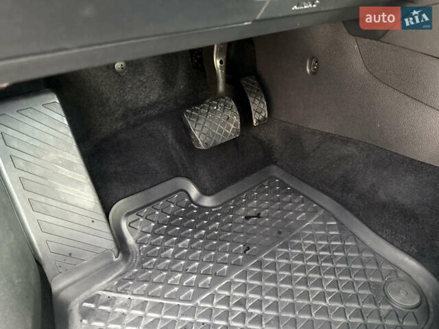 Белый Фольксваген e-Golf, объемом двигателя 0 л и пробегом 84 тыс. км за 14200 $, фото 63 на Automoto.ua