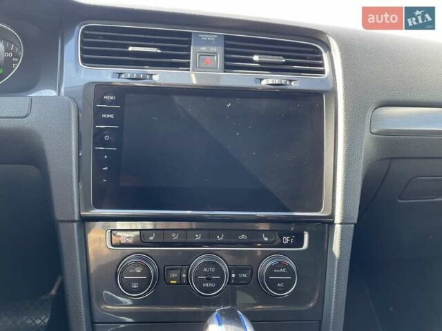 Білий Фольксваген e-Golf, об'ємом двигуна 0 л та пробігом 102 тис. км за 14200 $, фото 46 на Automoto.ua