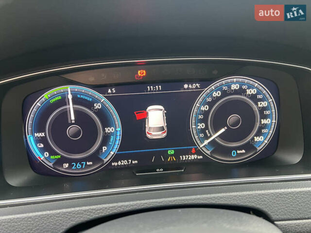 Белый Фольксваген e-Golf, объемом двигателя 0 л и пробегом 137 тыс. км за 12999 $, фото 19 на Automoto.ua