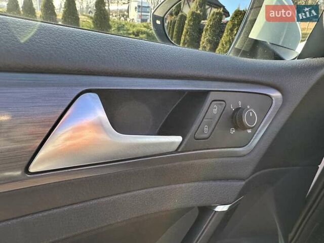 Білий Фольксваген e-Golf, об'ємом двигуна 0 л та пробігом 126 тис. км за 11900 $, фото 26 на Automoto.ua