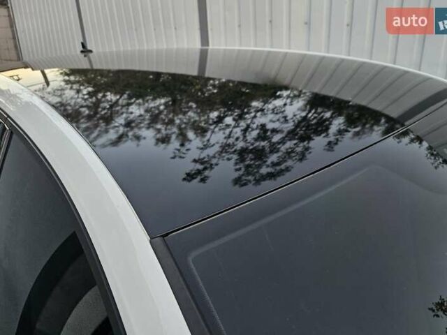 Білий Фольксваген e-Golf, об'ємом двигуна 0 л та пробігом 112 тис. км за 15950 $, фото 15 на Automoto.ua