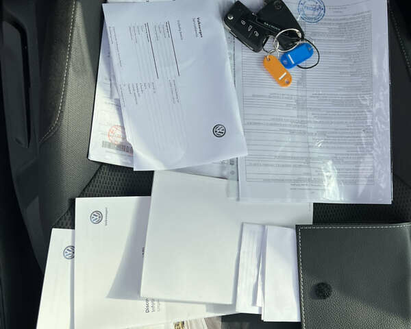 Белый Фольксваген e-Golf, объемом двигателя 0 л и пробегом 56 тыс. км за 13200 $, фото 43 на Automoto.ua