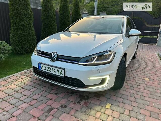 Белый Фольксваген e-Golf, объемом двигателя 0 л и пробегом 83 тыс. км за 16850 $, фото 19 на Automoto.ua