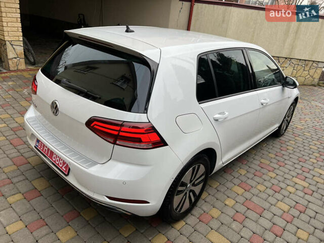 Белый Фольксваген e-Golf, объемом двигателя 0 л и пробегом 137 тыс. км за 12999 $, фото 60 на Automoto.ua