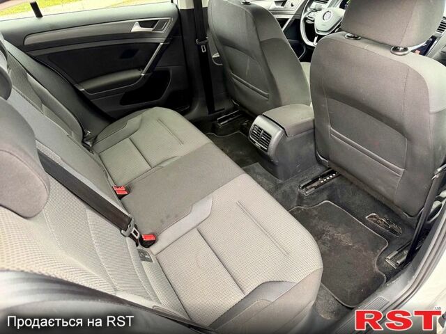 Білий Фольксваген e-Golf, об'ємом двигуна 0.14 л та пробігом 90 тис. км за 12950 $, фото 12 на Automoto.ua