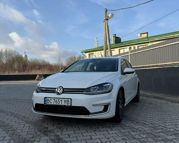 Белый Фольксваген e-Golf, объемом двигателя 0 л и пробегом 96 тыс. км за 15500 $, фото 8 на Automoto.ua