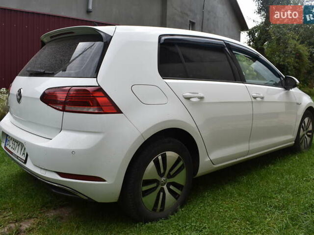 Белый Фольксваген e-Golf, объемом двигателя 0 л и пробегом 80 тыс. км за 14500 $, фото 4 на Automoto.ua