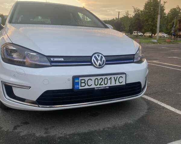 Белый Фольксваген e-Golf, объемом двигателя 0 л и пробегом 86 тыс. км за 13200 $, фото 2 на Automoto.ua