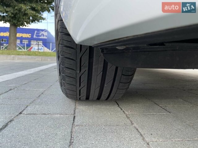 Белый Фольксваген e-Golf, объемом двигателя 0 л и пробегом 118 тыс. км за 14200 $, фото 22 на Automoto.ua