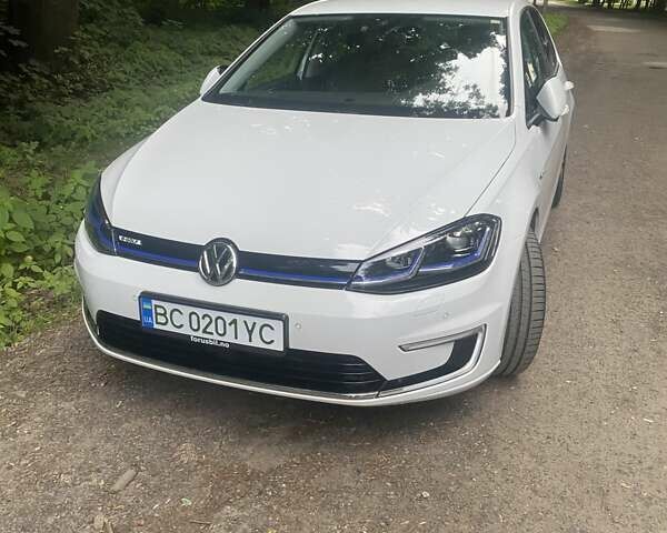 Белый Фольксваген e-Golf, объемом двигателя 0 л и пробегом 86 тыс. км за 14600 $, фото 6 на Automoto.ua