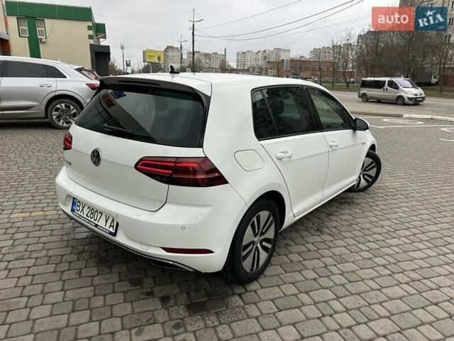 Белый Фольксваген e-Golf, объемом двигателя 0 л и пробегом 127 тыс. км за 12300 $, фото 14 на Automoto.ua