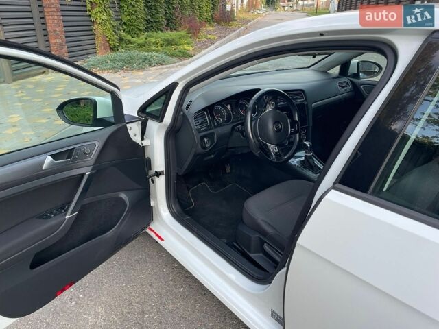 Білий Фольксваген e-Golf, об'ємом двигуна 0 л та пробігом 114 тис. км за 12500 $, фото 6 на Automoto.ua