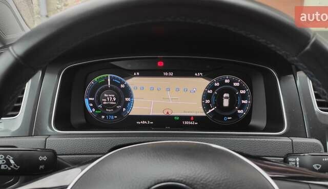 Белый Фольксваген e-Golf, объемом двигателя 0 л и пробегом 130 тыс. км за 13200 $, фото 19 на Automoto.ua