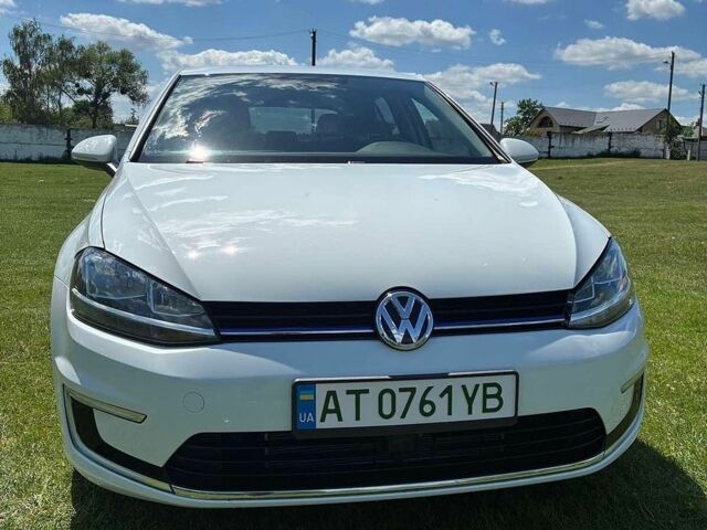 Білий Фольксваген e-Golf, об'ємом двигуна 0 л та пробігом 66 тис. км за 15000 $, фото 20 на Automoto.ua