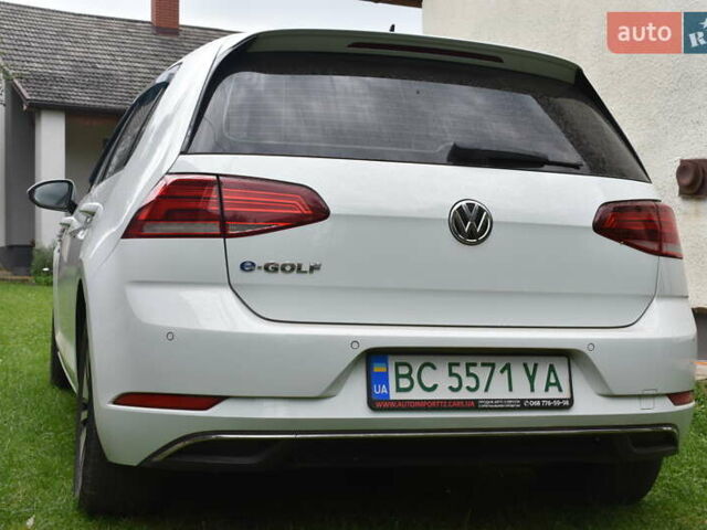 Белый Фольксваген e-Golf, объемом двигателя 0 л и пробегом 80 тыс. км за 14500 $, фото 2 на Automoto.ua