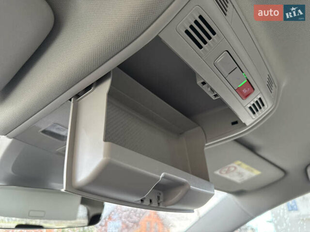 Белый Фольксваген e-Golf, объемом двигателя 0 л и пробегом 84 тыс. км за 14200 $, фото 67 на Automoto.ua