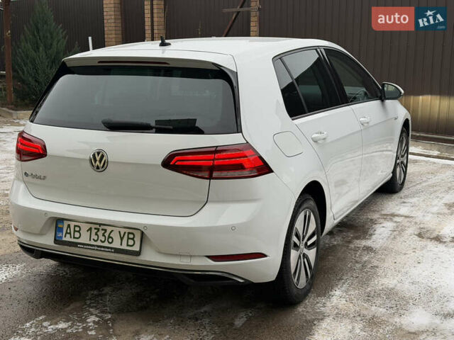 Белый Фольксваген e-Golf, объемом двигателя 0 л и пробегом 110 тыс. км за 13600 $, фото 14 на Automoto.ua